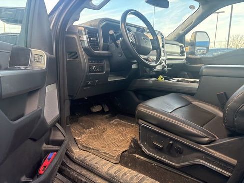 Used 2023 Ford F250 Lariat w/ Lariat Ultimate Package image 4
