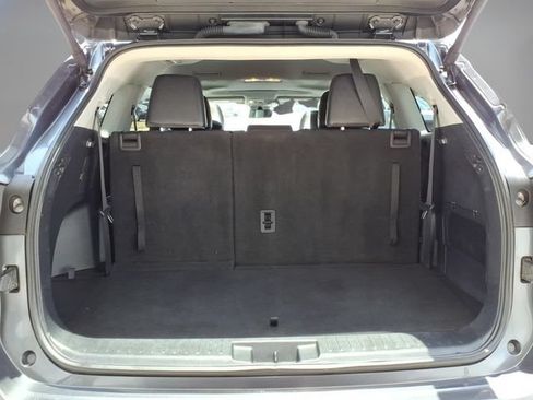 Certified 2024 Toyota Highlander XLE FWD image 36
