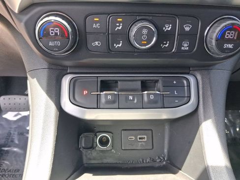 Used 2021 GMC Acadia SLE w/ Driver Convenience Package FWD image 21