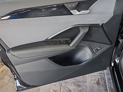 New 2025 Volkswagen Tiguan SE image 26