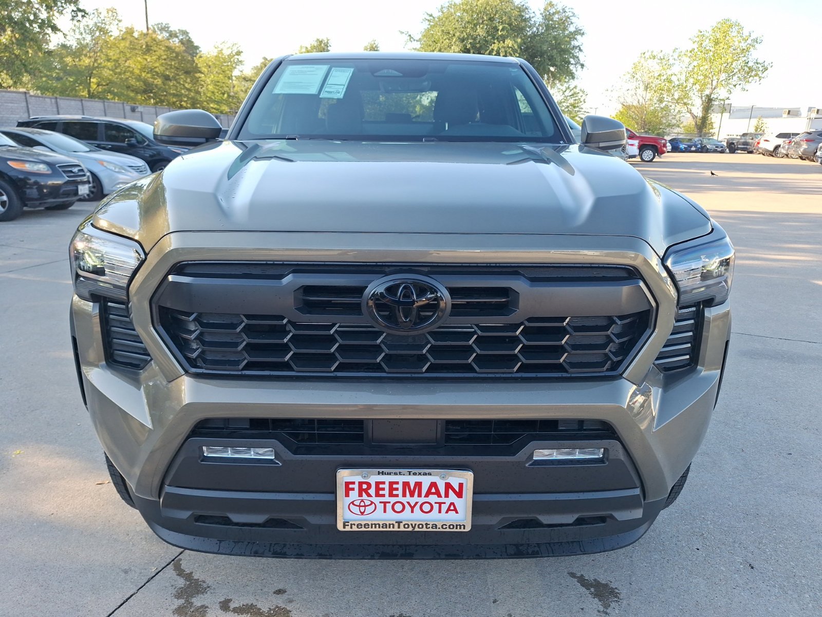 Used 2025 Toyota Tacoma TRD Off-Road AWD/4WD image 9