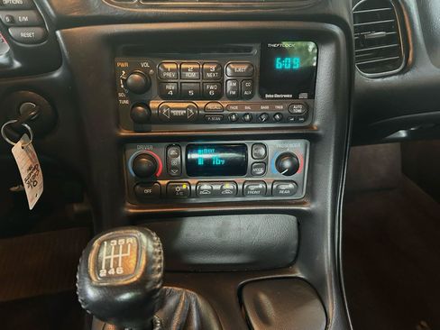 Used 2000 Chevrolet Corvette Convertible RWD image 15
