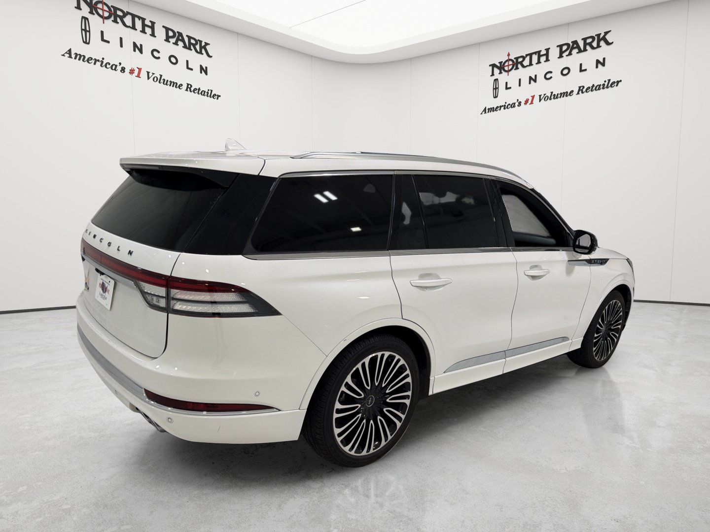 Used 2023 Lincoln Aviator Black Label w/ Dynamic Handling Package AWD/4WD image 5