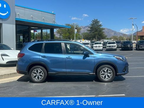 Used 2023 Subaru Forester Premium AWD/4WD image 2