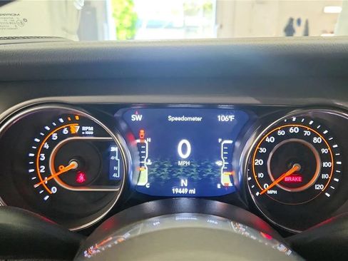 Used 2022 Jeep Gladiator Overland w/ Cold Weather Group AWD/4WD image 16