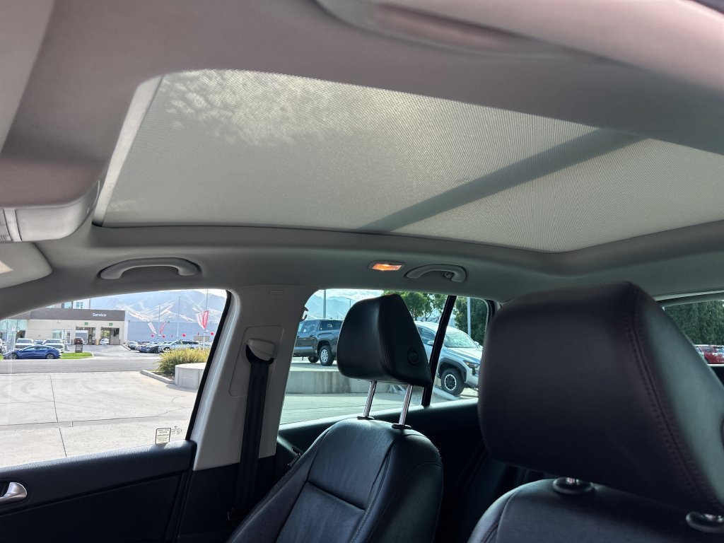 Used 2017 Volkswagen Tiguan Sport AWD/4WD image 29