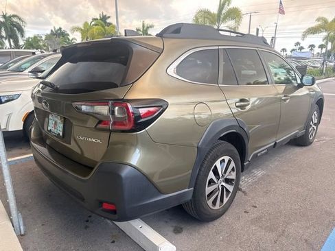 Used 2023 Subaru Outback Premium AWD/4WD image 6