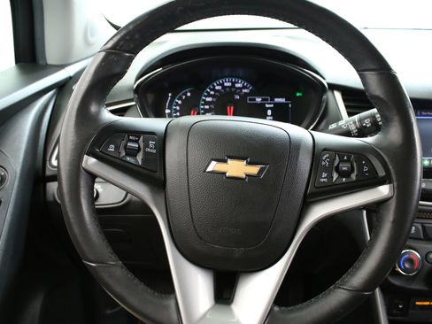 Used 2022 Chevrolet Trax LT w/ Midnight Edition image 14