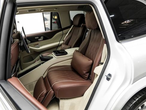 Used 2026 Mercedes-Benz Maybach GLS 600 4MATIC image 40