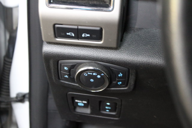 Used 2020 Ford F150 Lariat w/ Equipment Group 502A Luxury AWD/4WD image 14