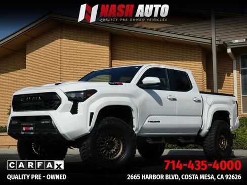 Used 2025 Toyota Tacoma TRD Sport AWD/4WD image 15
