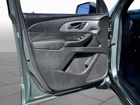 Used 2023 Chevrolet Traverse LT FWD image 21