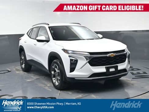 Used 2025 Chevrolet Trax LT w/ Driver Confidence Package image 1