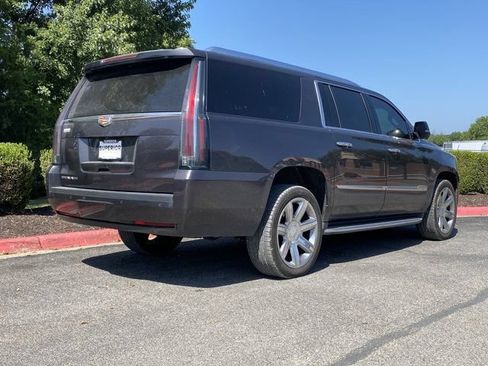 Used 2016 Cadillac Escalade ESV Luxury AWD/4WD image 3