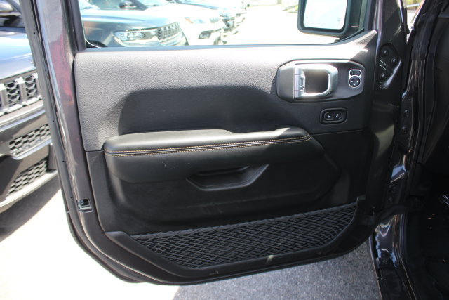 Used 2025 Jeep Wrangler Unlimited Sahara AWD/4WD image 19