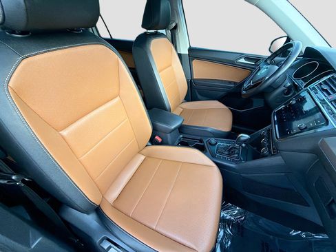 Used 2019 Volkswagen Tiguan SE w/ Panoramic Sunroof Package AWD/4WD image 13