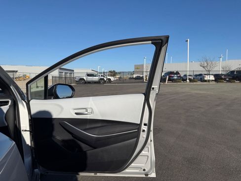 Used 2024 Toyota Corolla SE image 15