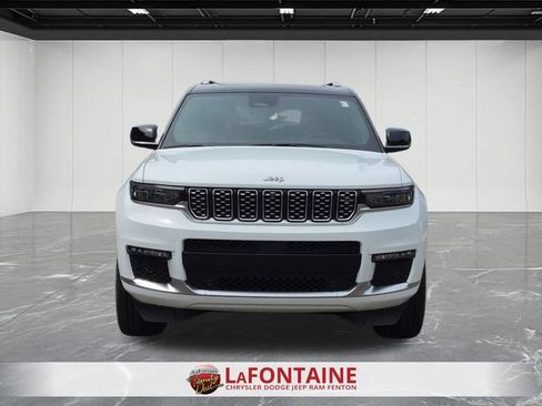 Used 2023 Jeep Grand Cherokee L Summit w/ Advanced Protech Group IV AWD/4WD image 8