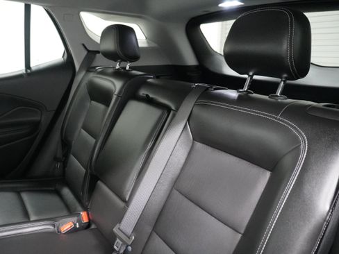 Used 2022 GMC Terrain SLT w/ LPO, 'HIT The Road' Package image 12