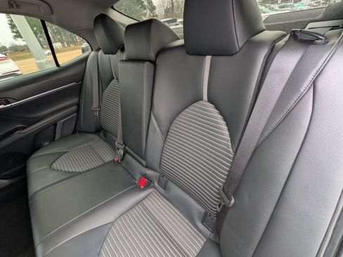 Used 2020 Toyota Camry SE image 22