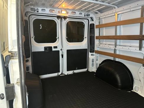 Used 2025 RAM ProMaster 2500 w/ U-Haul Equipment Group FWD image 19