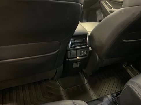 Used 2023 Subaru Ascent Limited w/ Popular Package #2A AWD/4WD image 28