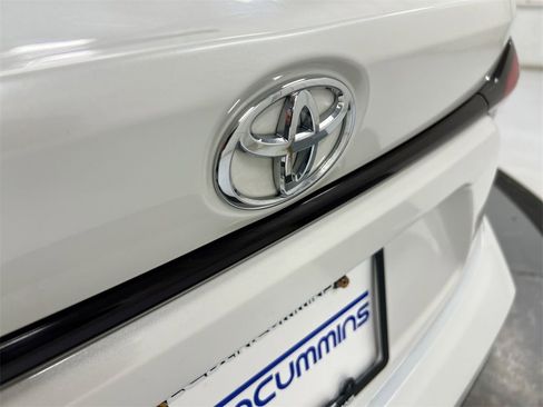 Used 2020 Toyota Corolla LE image 25