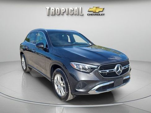 Used 2023 Mercedes-Benz GLC 300 4MATIC image 4