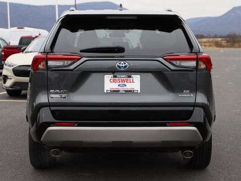 Used 2023 Toyota RAV4 SE image 4