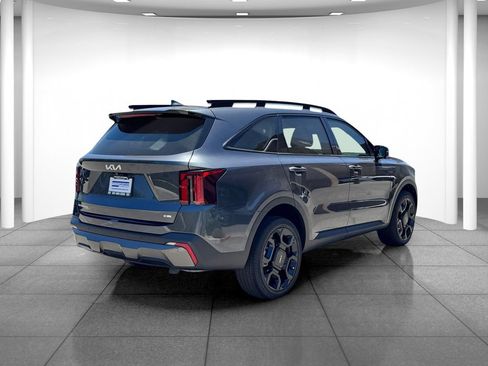 Used 2024 Kia Sorento SX AWD/4WD image 5