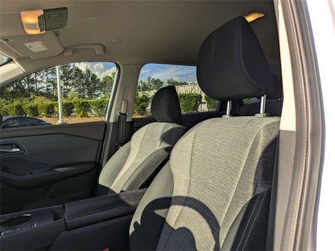 Used 2023 Nissan Rogue SV image 14