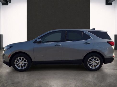 Used 2024 Chevrolet Equinox LT FWD image 2