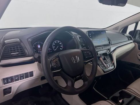 Used 2025 Honda Odyssey Touring image 8