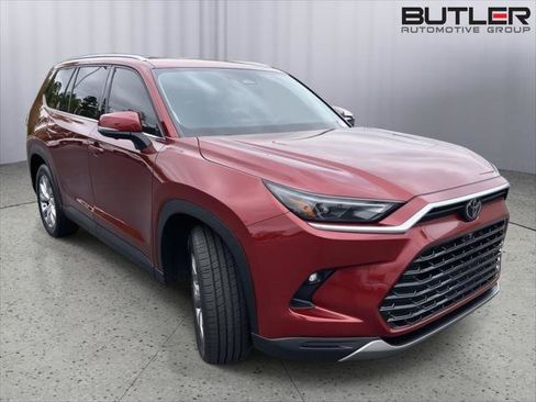 Certified 2024 Toyota Grand Highlander FWD image 7