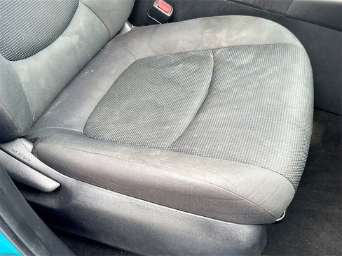 Used 2019 Toyota RAV4 LE image 19