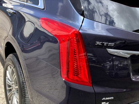 Used 2018 Cadillac XT5 Luxury w/ Driver Awareness Package image 52