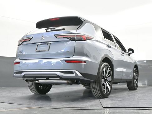 New 2026 Mitsubishi Outlander SE image 70