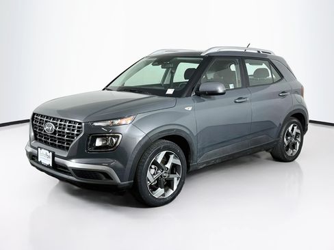 Used 2025 Hyundai Venue SEL FWD image 3
