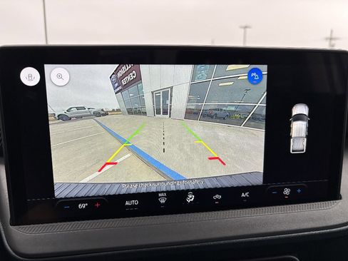 Used 2025 Ford Maverick XL image 14