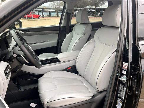 Used 2024 Hyundai Palisade SEL FWD image 6