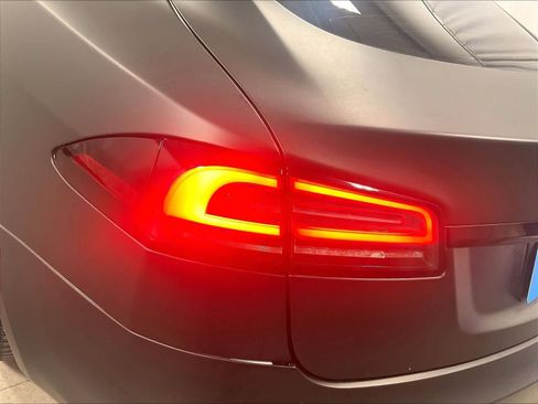 Used 2022 Tesla Model S image 33