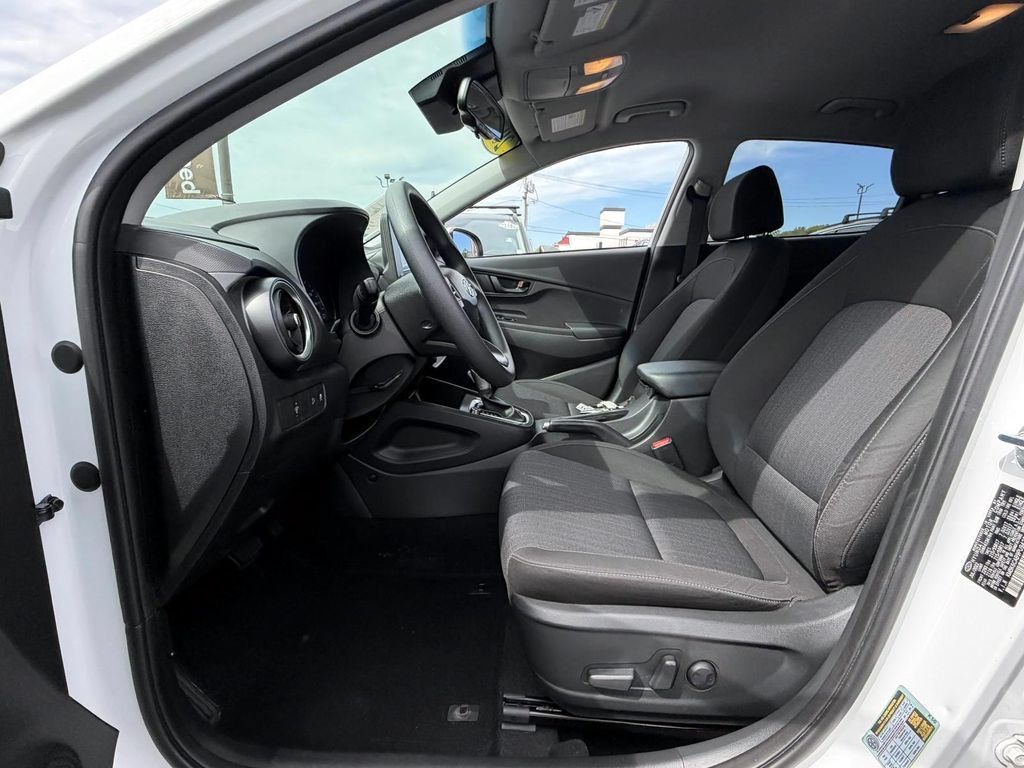 Certified 2023 Hyundai Kona SEL w/ Winter Weather Package AWD/4WD image 9