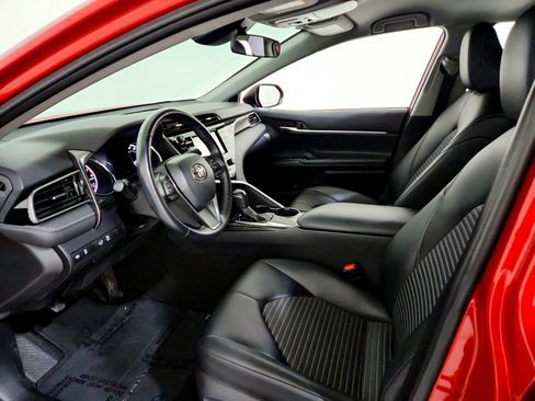 Used 2019 Toyota Camry SE image 8