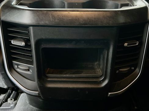 Used 2022 RAM 1500 Big Horn AWD/4WD image 17