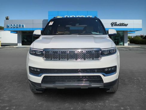 Used 2022 Jeep Grand Wagoneer Series III image 2