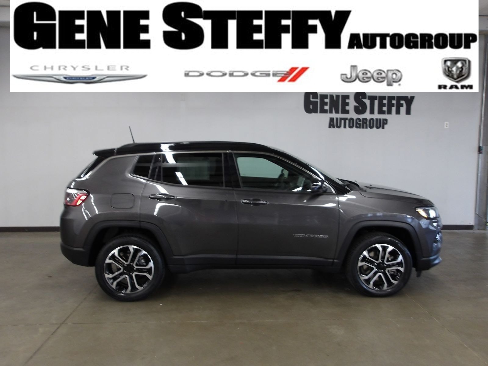 Used 2023 Jeep Compass Limited AWD/4WD image 1