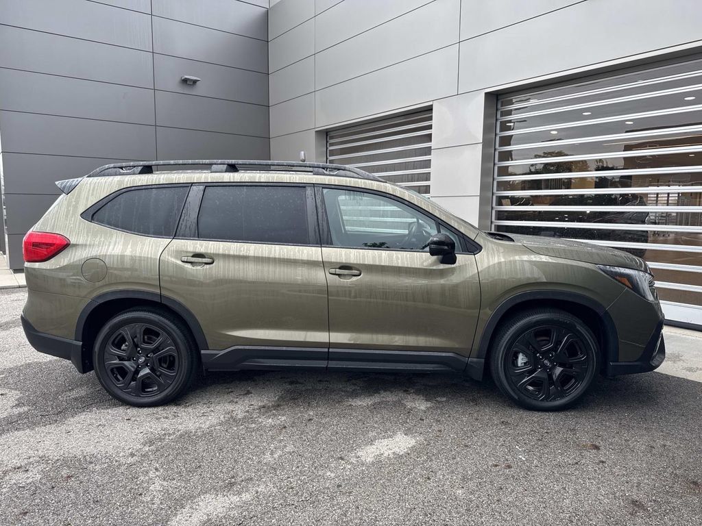 Used 2023 Subaru Ascent Onyx Edition AWD/4WD image 8