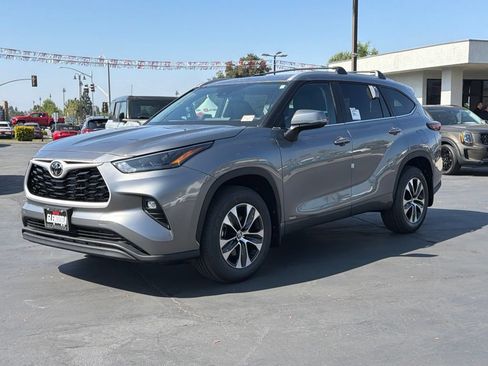 New 2026 Toyota Highlander XLE AWD/4WD image 5