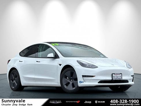 Used 2021 Tesla Model 3 Standard Range Plus image 1