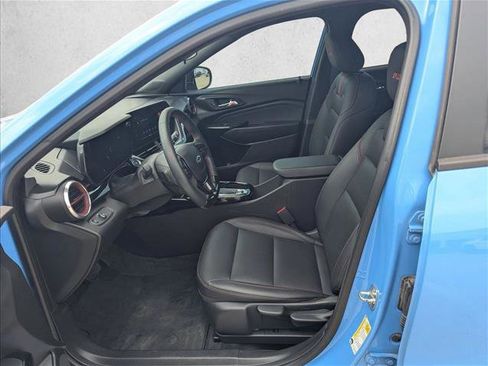 Used 2024 Chevrolet Trax RS w/ Sunroof Package FWD image 15